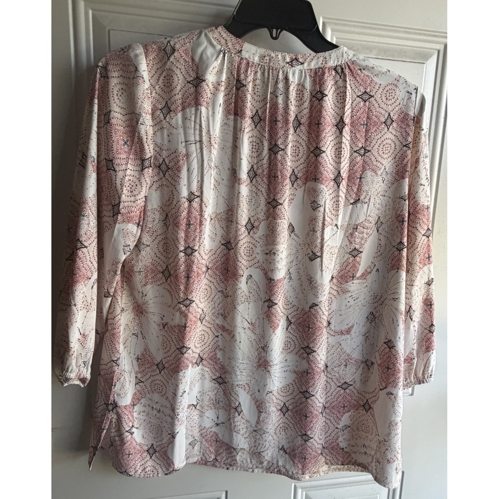 Chicos Womens Top Size 1 Keyhole tie front 3/4 Sleeve Lightweight Career - Picture 6 of 6
